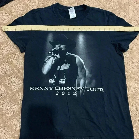 Kenny  Chesney Tour Concert T-Shirt - Picture 7 of 7